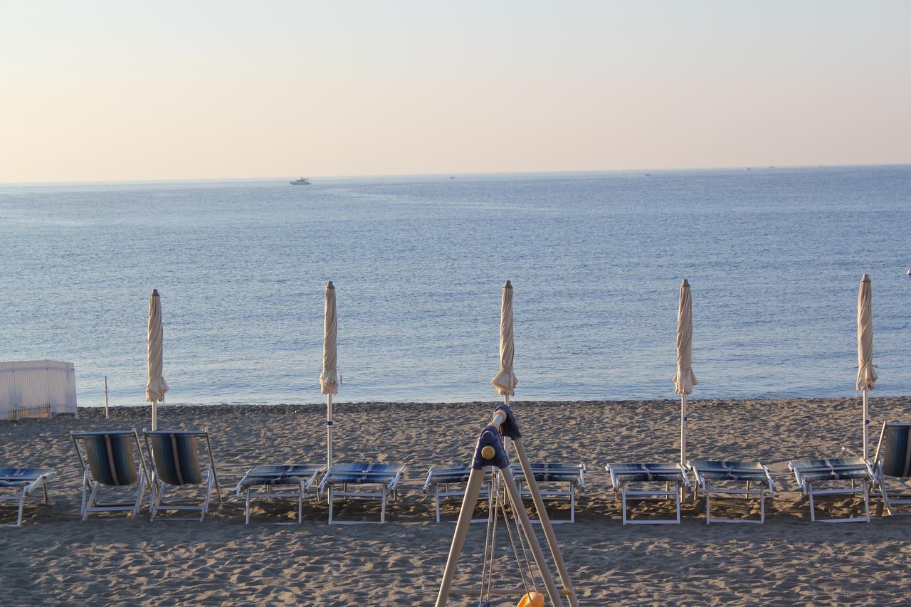 Hotel Astigiana & Appartamenti Varazze Dış mekan fotoğraf